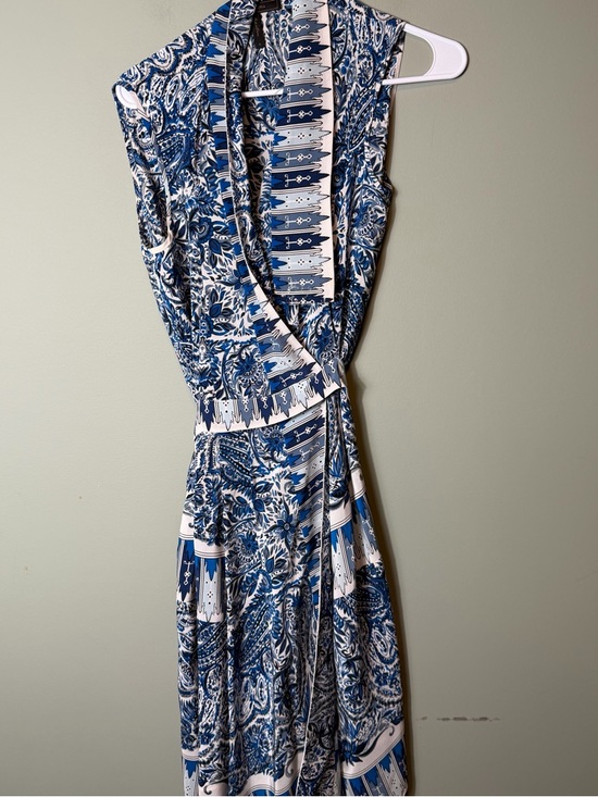BCBGMaxAzria Dresses & Skirts - BCBG IDELLE BLUE SILK FAUX WRAP DRESS Small 100% Silk Retails $398
